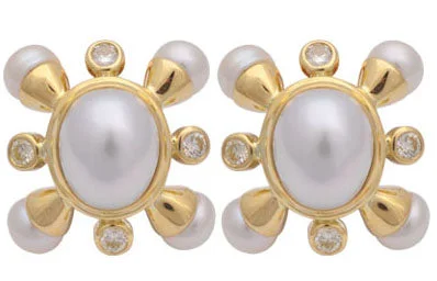 ladies-infinity-chandelier-earrings-Repair - Earrings - Pearl and Diamond in 18K gold