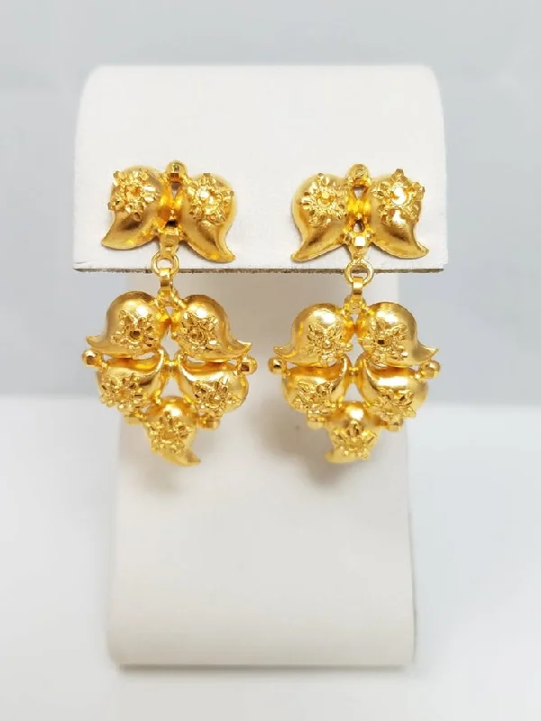 ladies-crystal-diamond-earrings-Intricate 22k Yellow Gold Dangle Earrings