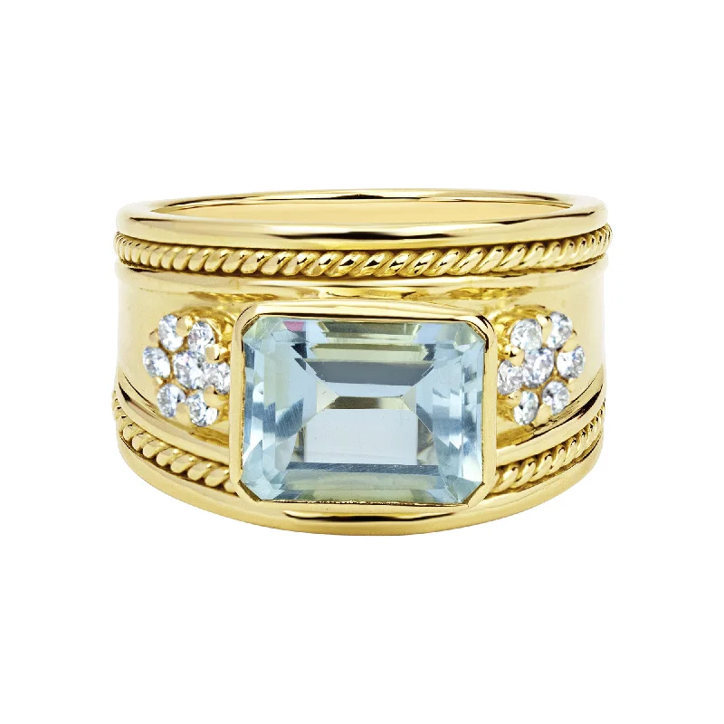 ladies-radiant-cut-emerald-rings-Ring - Aquamarine And Diamond