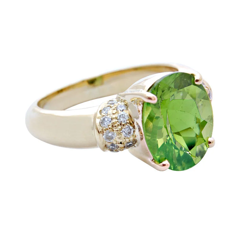 ladies-luxury-emerald-rings-Ring-Peridot and Diamond