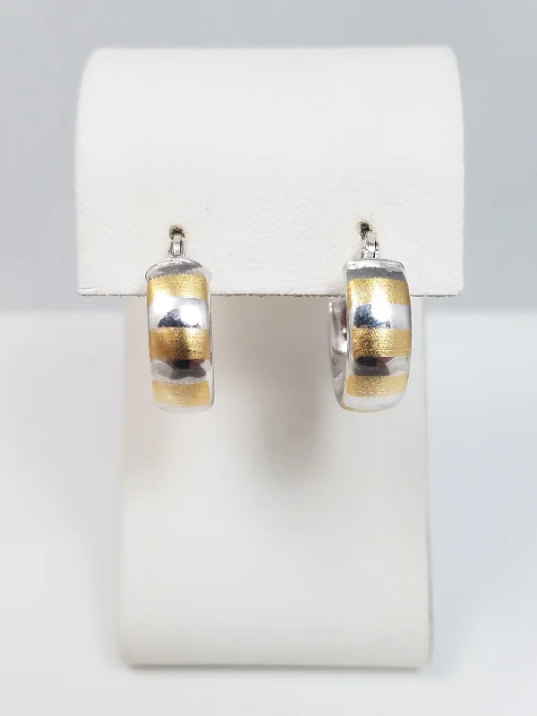 ladies-pearl-silver-earrings-Charming 18k Two Tone Gold Hollow Italian Hoop Earrings