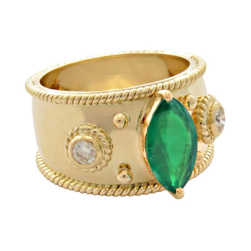 ladies-emerald-shank-rings-Ring-Emerald and Diamond